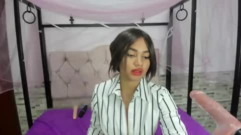 julie cooper online show from March 2026 11:21:02 PM