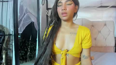 julie cooper online show from April 2026 09:15:01 PM