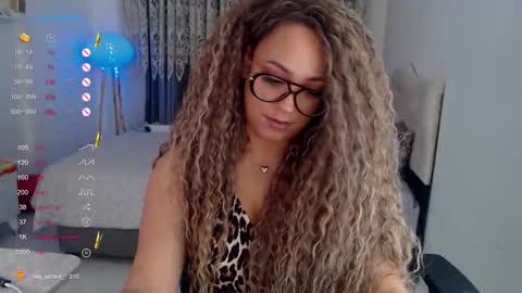 _just_a_queen_3 online show from November 2025 05:13:02 PM