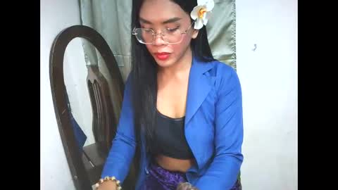 _karie_ online show from October 2025 01:34:01 PM