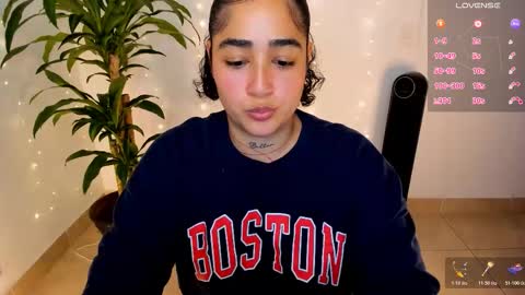 Snapshot of _kat_1 chatting on December 2025 01:23:01 AM online show from December 2025 01:23:01 AM