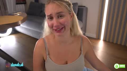 Snapshot of _kateline_ chatting on November 2025 01:55:02 PM Kate online show from November 2025 01:55:02 PM