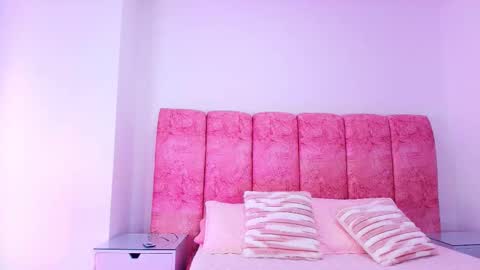 Snapshot of _kendall_07 chatting on November 2025 12:18:01 PM Kendall online show from November 2025 12:18:01 PM