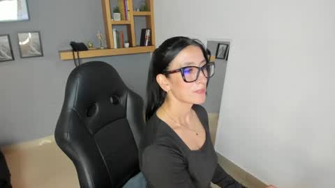 Kiraaaa 0 online show from April 2026 09:21:02 PM