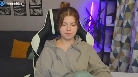 Snapshot of _kirieshka chatting on December 2024 04:34:01 PM Molly Emily online show from December 2024 04:34:01 PM