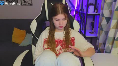 Snapshot of _kirieshka chatting on December 2024 02:09:01 PM Molly Emily online show from December 2024 02:09:01 PM