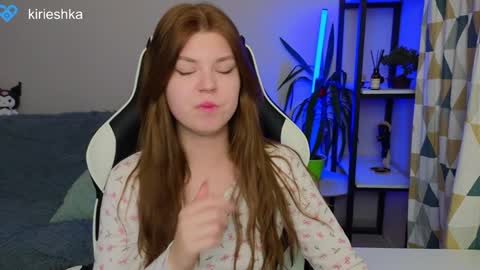 Snapshot of _kirieshka chatting on December 2024 04:58:01 PM Molly Emily online show from December 2024 04:58:01 PM