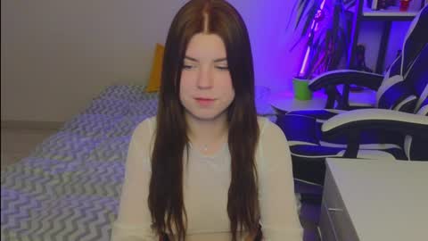 Snapshot of _kirieshka chatting on January 2025 03:29:01 PM Molly Emily online show from January 2025 03:29:01 PM