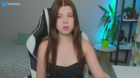 Snapshot of _kirieshka chatting on January 2025 06:27:01 PM Molly Emily online show from January 2025 06:27:01 PM