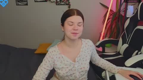 Snapshot of _kirieshka chatting on January 2025 05:37:01 AM Molly Emily online show from January 2025 05:37:01 AM