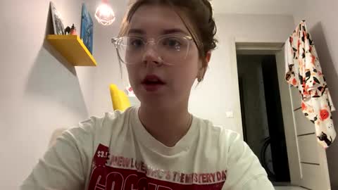 Snapshot of _kirieshka chatting on February 2025 12:30:01 AM Molly Emily online show from February 2025 12:30:01 AM