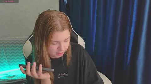 Snapshot of _kirieshka chatting on September 2025 09:55:02 AM Molly Emily online show from September 2025 09:55:02 AM