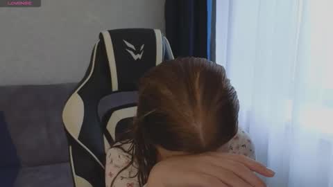 Snapshot of _kirieshka chatting on October 2025 10:54:02 AM Molly Emily online show from October 2025 10:54:02 AM