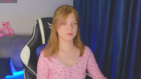 Snapshot of _kirieshka chatting on November 2025 05:46:02 PM Molly Emily online show from November 2025 05:46:02 PM