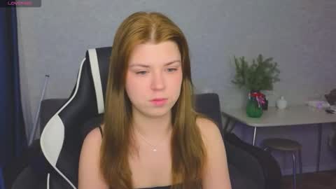 Snapshot of _kirieshka chatting on December 2025 02:22:01 PM Molly Emily online show from December 2025 02:22:01 PM