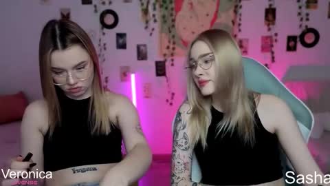 _kitekat_ online show from November 2025 09:09:01 AM