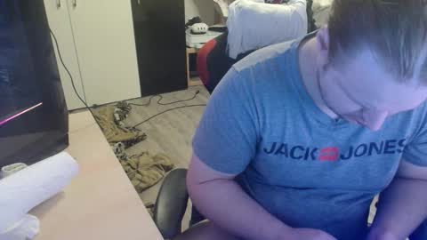 _kitsu_ online show from December 2025 03:34:02 AM