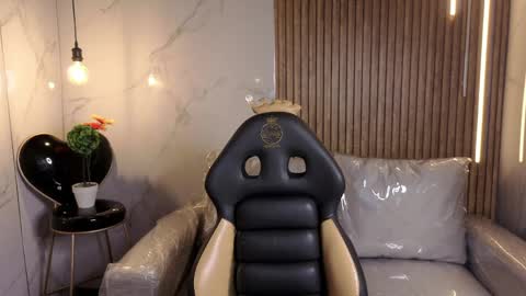 _kitten_1 online show from March 2026 11:21:01 AM