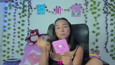 Snapshot of _kitty_moon2 chatting on June 2026 01:43:02 AM Stefany online show from June 2026 01:43:02 AM