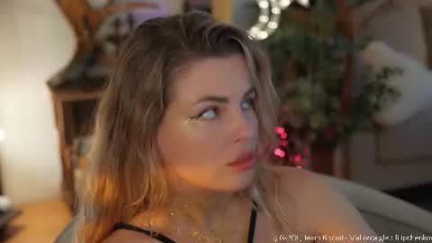 Snapshot of _lady__m_ chatting on July 2026 01:56:01 PM _lady__m_ online show from July 2026 01:56:01 PM