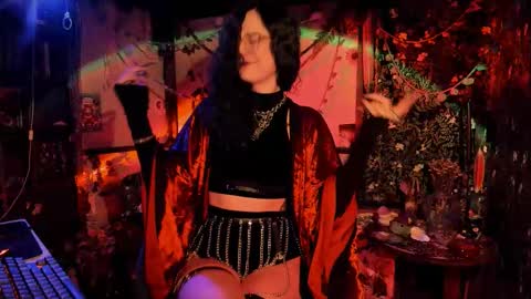 Snapshot of _lady_luna_ chatting on October 2025 11:49:02 PM Lady Luna online show from October 2025 11:49:02 PM