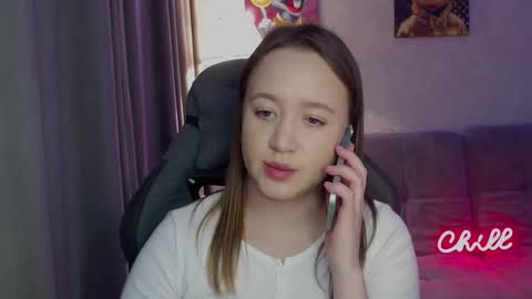 _lalune_ online show from November 2025 01:24:03 PM