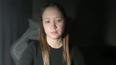 _lalune_ online show from March 2026 10:23:02 AM