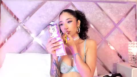 Lanna  online show from November 2025 11:47:01 PM