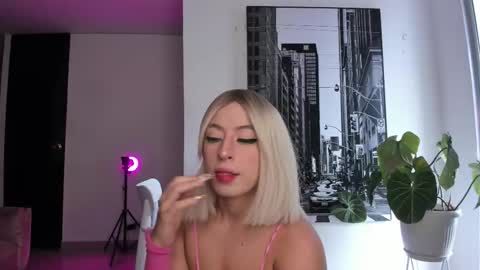 Snapshot of _lapetitemort_ chatting on November 2025 06:40:02 PM Agatha Arias IG lapetitemort 1 online show from November 2025 06:40:02 PM