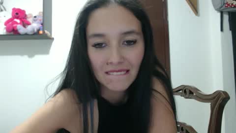 Snapshot of _laureneyes chatting on December 2025 06:23:01 AM Lauren 3 online show from December 2025 06:23:01 AM