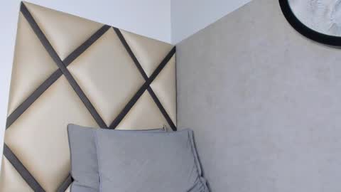 Snapshot of _leohot_ chatting on October 2025 03:27:01 AM _leohot_ online show from October 2025 03:27:01 AM