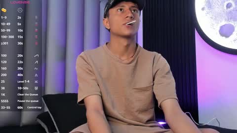 Snapshot of _leohot_ chatting on October 2025 03:07:02 AM _leohot_ online show from October 2025 03:07:02 AM