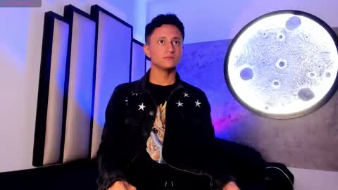 Snapshot of _leohot_ chatting on November 2025 12:05:02 PM _leohot_ online show from November 2025 12:05:02 PM