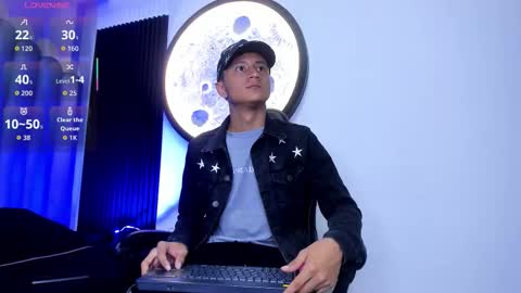 Snapshot of _leohot_ chatting on November 2025 03:34:01 AM _leohot_ online show from November 2025 03:34:01 AM