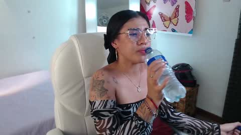 Snapshot of _lili_rose chatting on January 2025 08:30:02 PM Lili online show from January 2025 08:30:02 PM