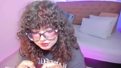 Snapshot of _lilly_miller chatting on November 2025 06:43:01 PM Liily online show from November 2025 06:43:01 PM