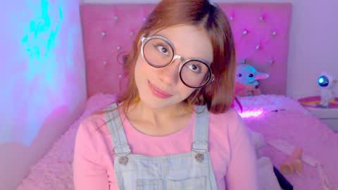 Snapshot of _lloou_ chatting on December 2024 02:56:02 AM Sofia 3 online show from December 2024 02:56:02 AM