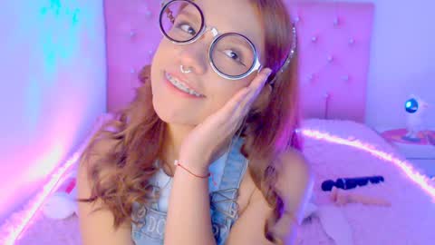 Snapshot of _lloou_ chatting on January 2025 01:24:01 AM Sofia 3 online show from January 2025 01:24:01 AM