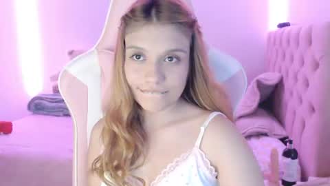 Snapshot of _lloou_ chatting on June 2026 10:36:02 PM Sofia 3 online show from June 2026 10:36:02 PM