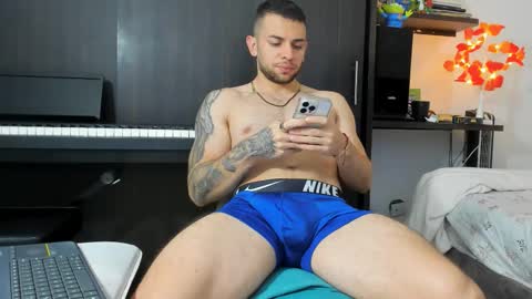 Snapshot of _logan_s chatting on December 2025 10:53:01 AM logan online show from December 2025 10:53:01 AM