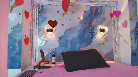 Lorrayne online show from February 2026 12:00:01 PM