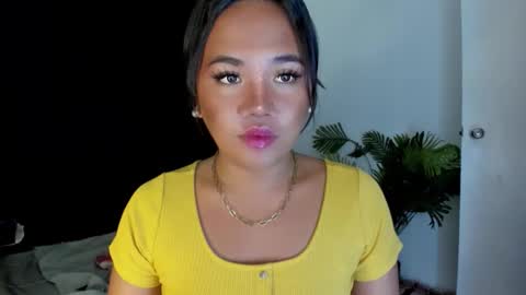 _lovelyyan69_ online show from December 2025 05:21:01 PM