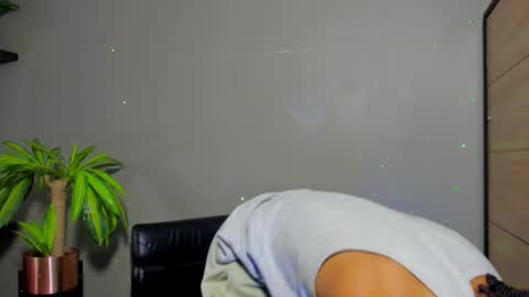 _luca_flame online show from November 2025 07:03:01 PM