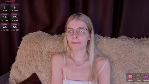 Monica online show from October 2025 06:45:02 PM