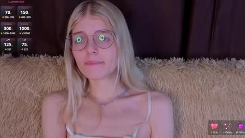 Monica online show from November 2025 09:04:01 PM