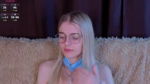 Monica online show from November 2025 07:13:01 PM