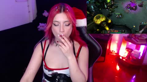 Snapshot of _lucyx__ chatting on December 2024 12:04:02 AM Queen. Help me reach 100 thumbs up online show from December 2024 12:04:02 AM