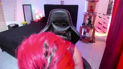 Queen.  Help me reach 100 thumbs up  online show from March 2026 06:52:01 PM