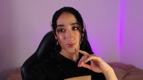  Luna  online show from April 2026 01:00:01 AM