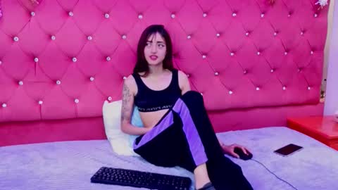 Snapshot of _maleja_19_ chatting on February 2026 03:45:02 AM maleja online show from February 2026 03:45:02 AM